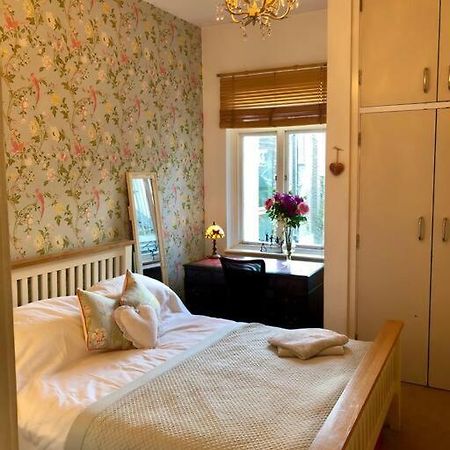 Spacious Apartment In The Heart Of Camden Town 伦敦 外观 照片