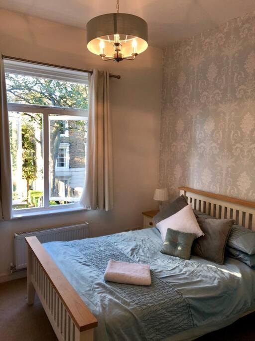 Spacious Apartment In The Heart Of Camden Town 伦敦 外观 照片
